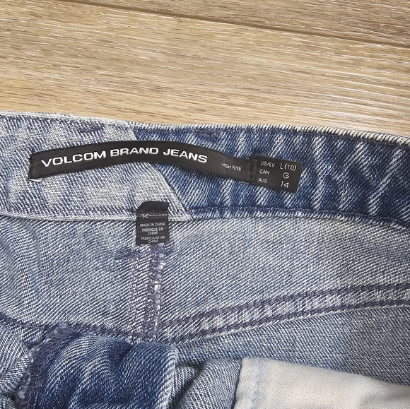 Womens Volcom Denim Mini Skirt sz 10 - Picture 4 of 7